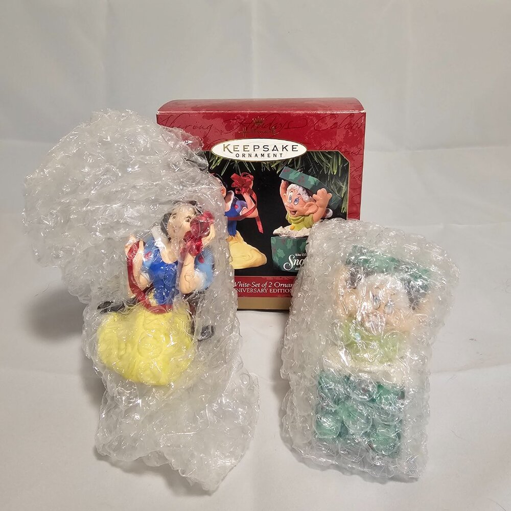 Hallmark Keepsake Ornament - Snow White 1997 - Picture 2 of 11